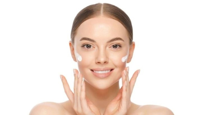 ceramides and hyaluronic acid